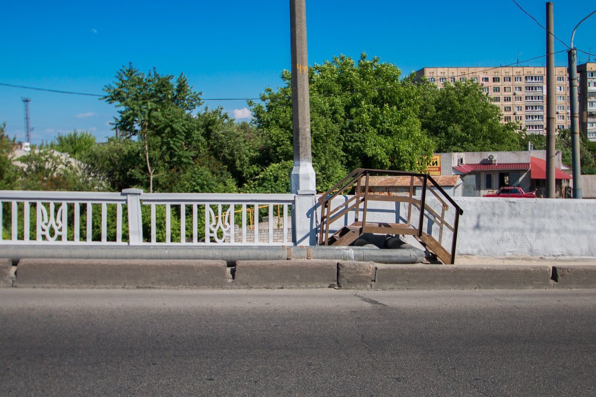 Мостик, по которому не хочется спускаться Мостик, по которому не хочется спускаться