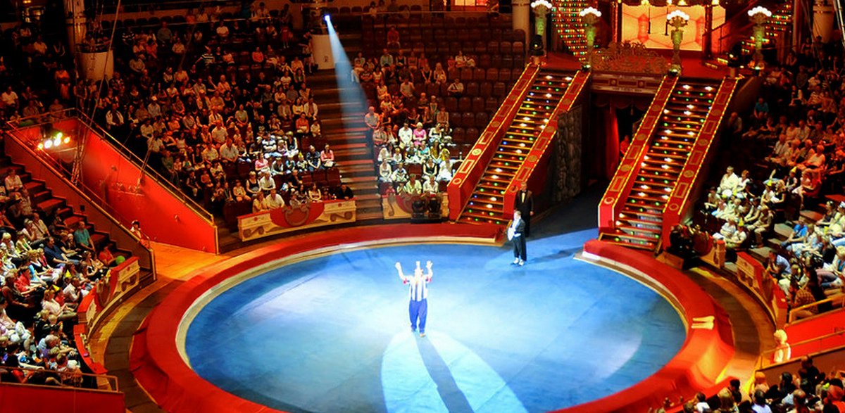 Алазана - это страна фонтанов и водопадов, это фантастика для всей семьи, это мир, где невероятное становится реальностью