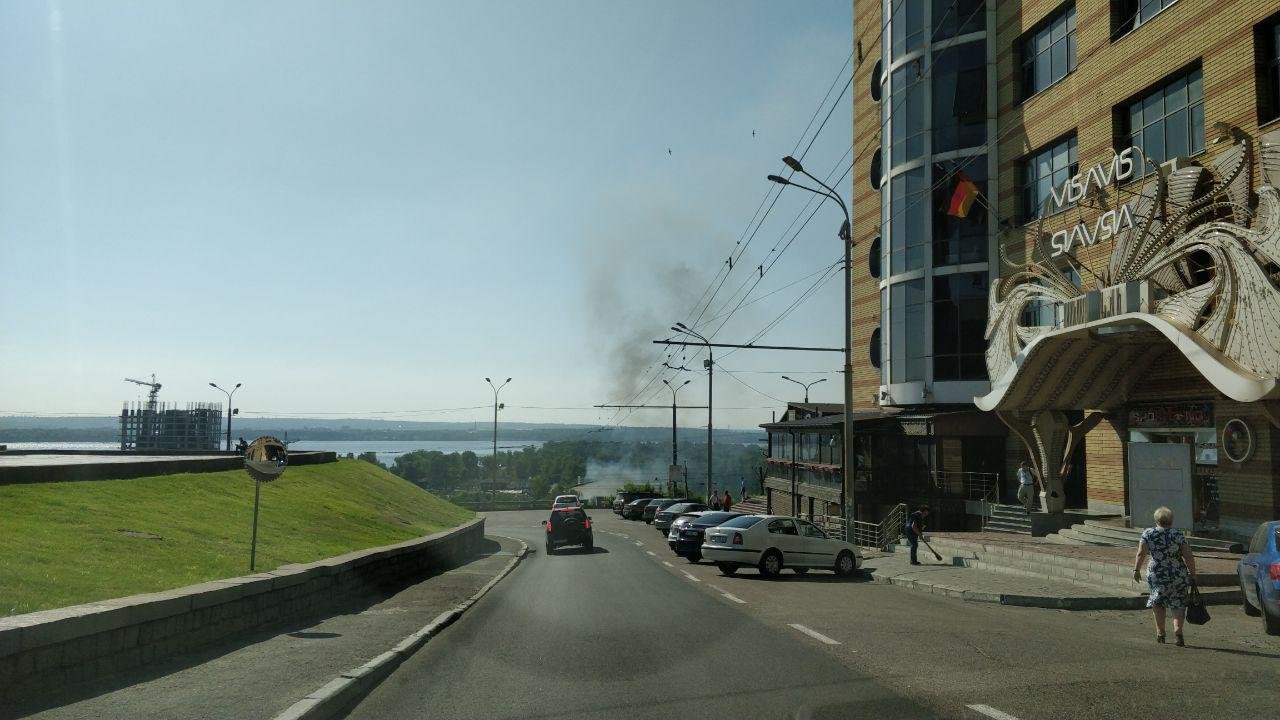 Дым был виден в районе памятника Славы Дым был виден в районе памятника Славы