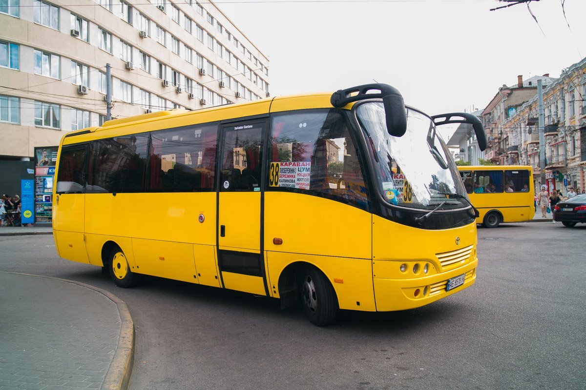 На маршруте появился "Атаман" с пандусом для инвалидов На маршруте появился "Атаман" с пандусом для инвалидов