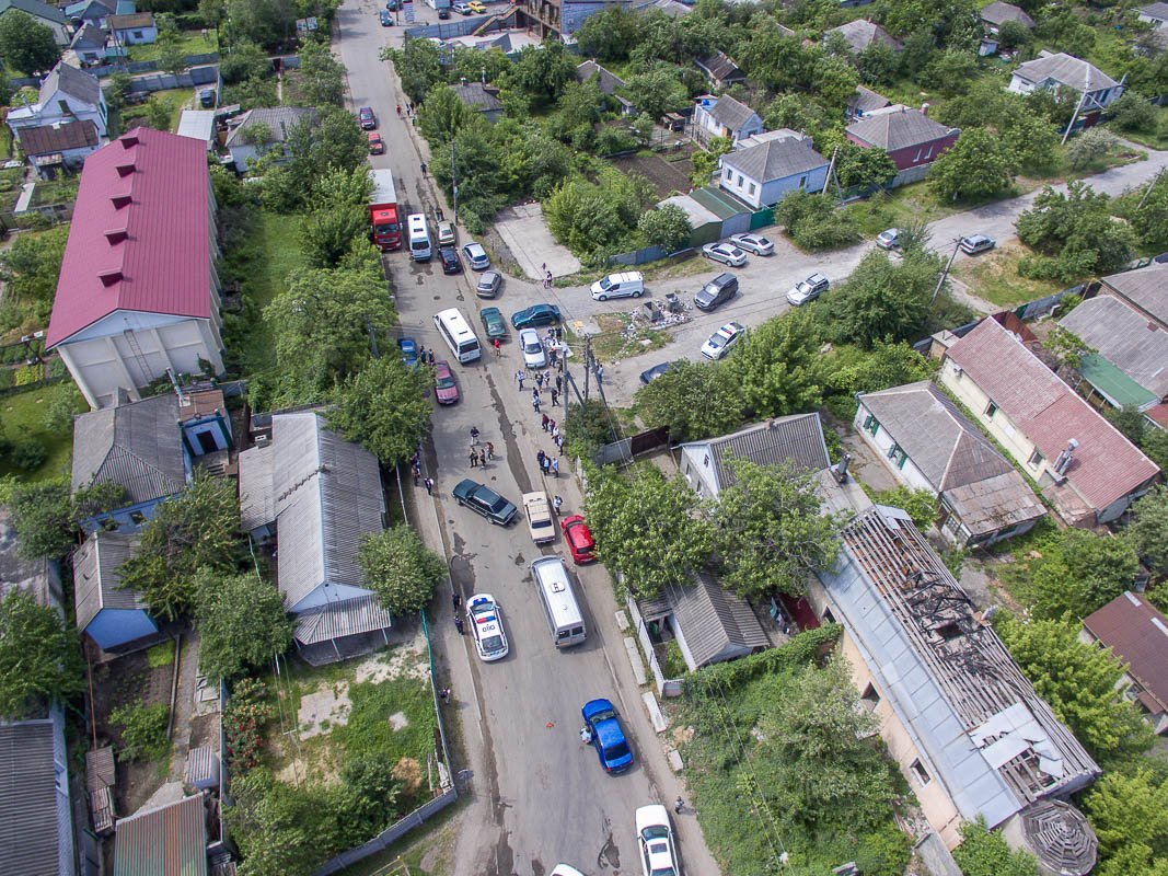 Совершенно не мешает проезду