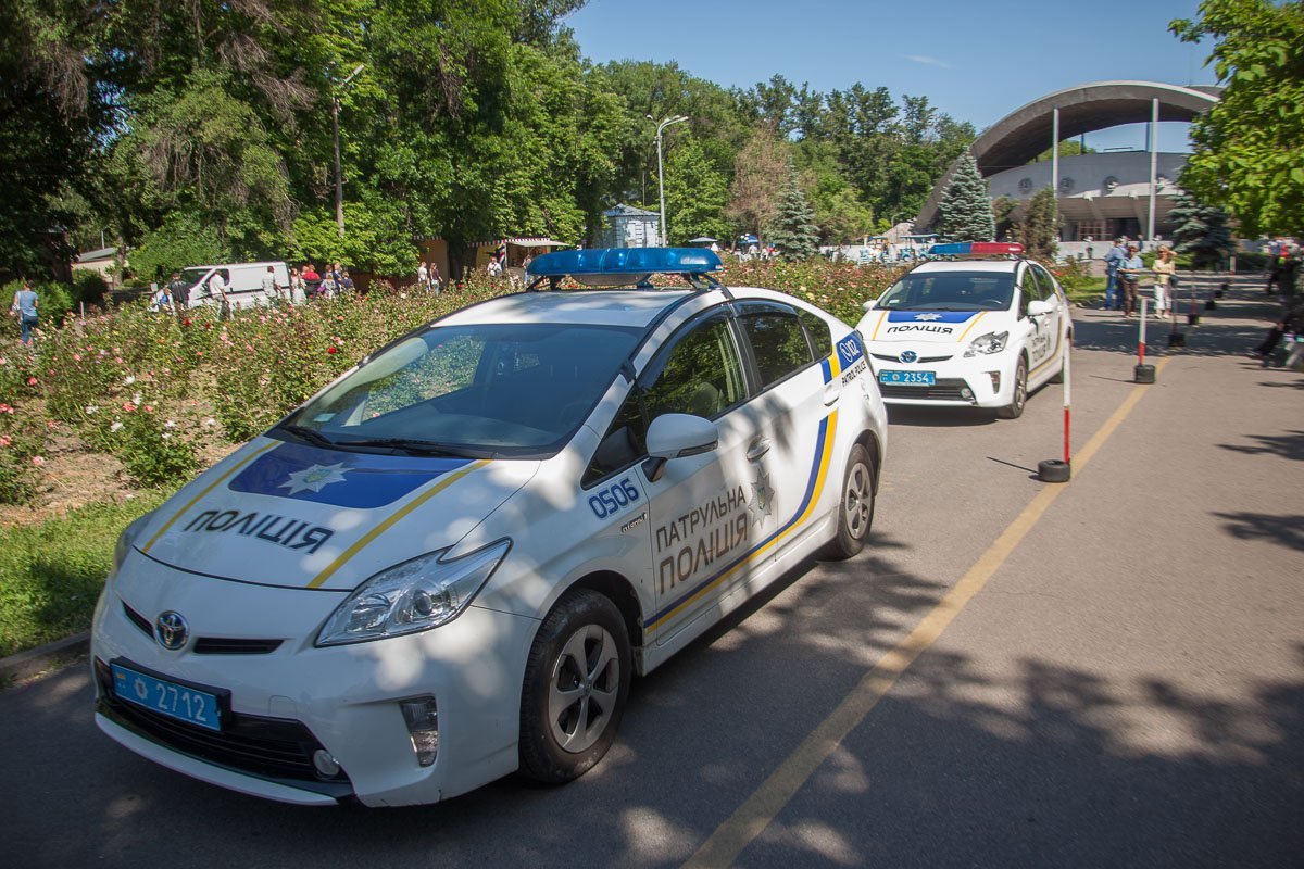 Полиция задержала злоумышленников по горячим следам Полиция задержала злоумышленников по горячим следам