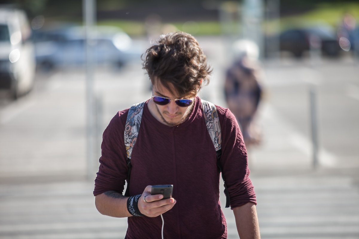 Когда одновременно жарко и холодно - надевай свитер и подкатывай рукава