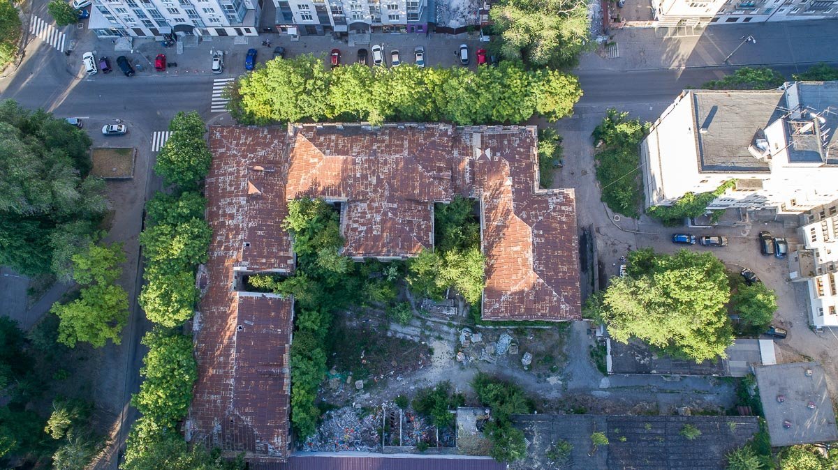 С исторической точки зрения дом ценен тем, что в нем размещался главный орган самоуправле­ния губернии