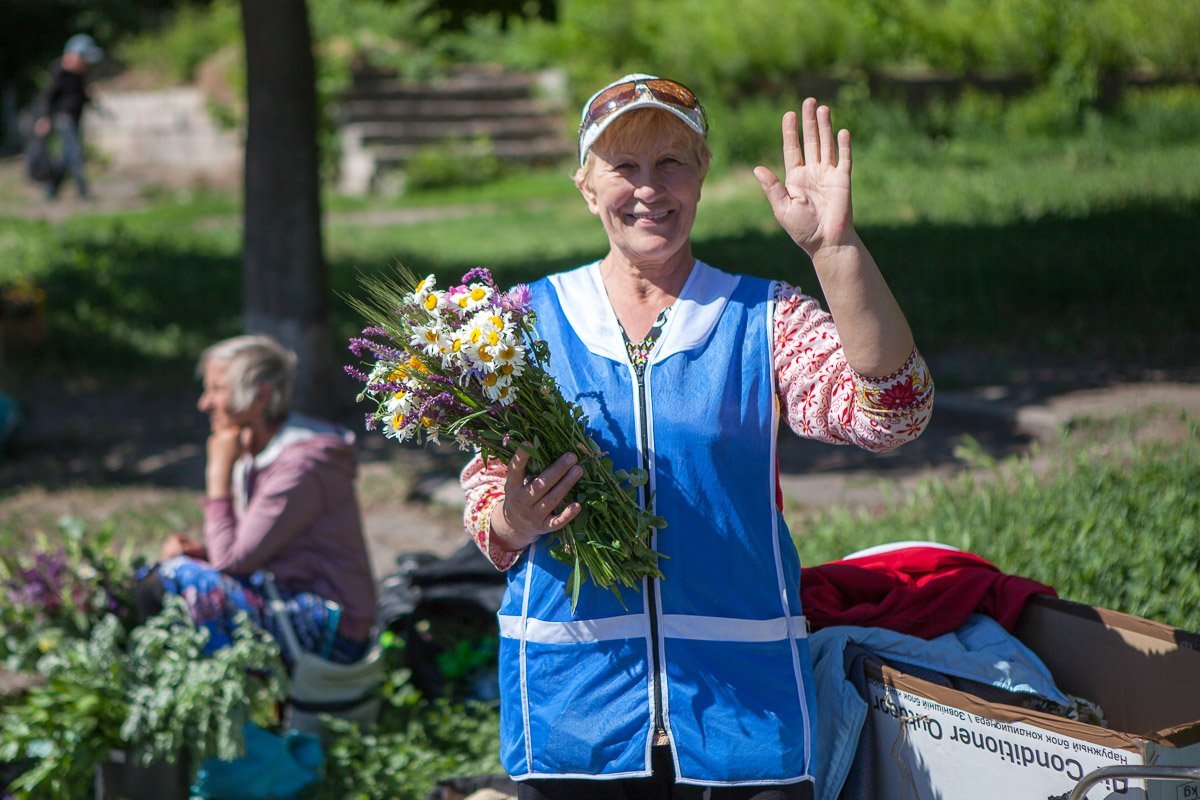 Именно в этот день по библейским канонам на апостолов сошел Святой Дух Именно в этот день по библейским канонам на апостолов сошел Святой Дух