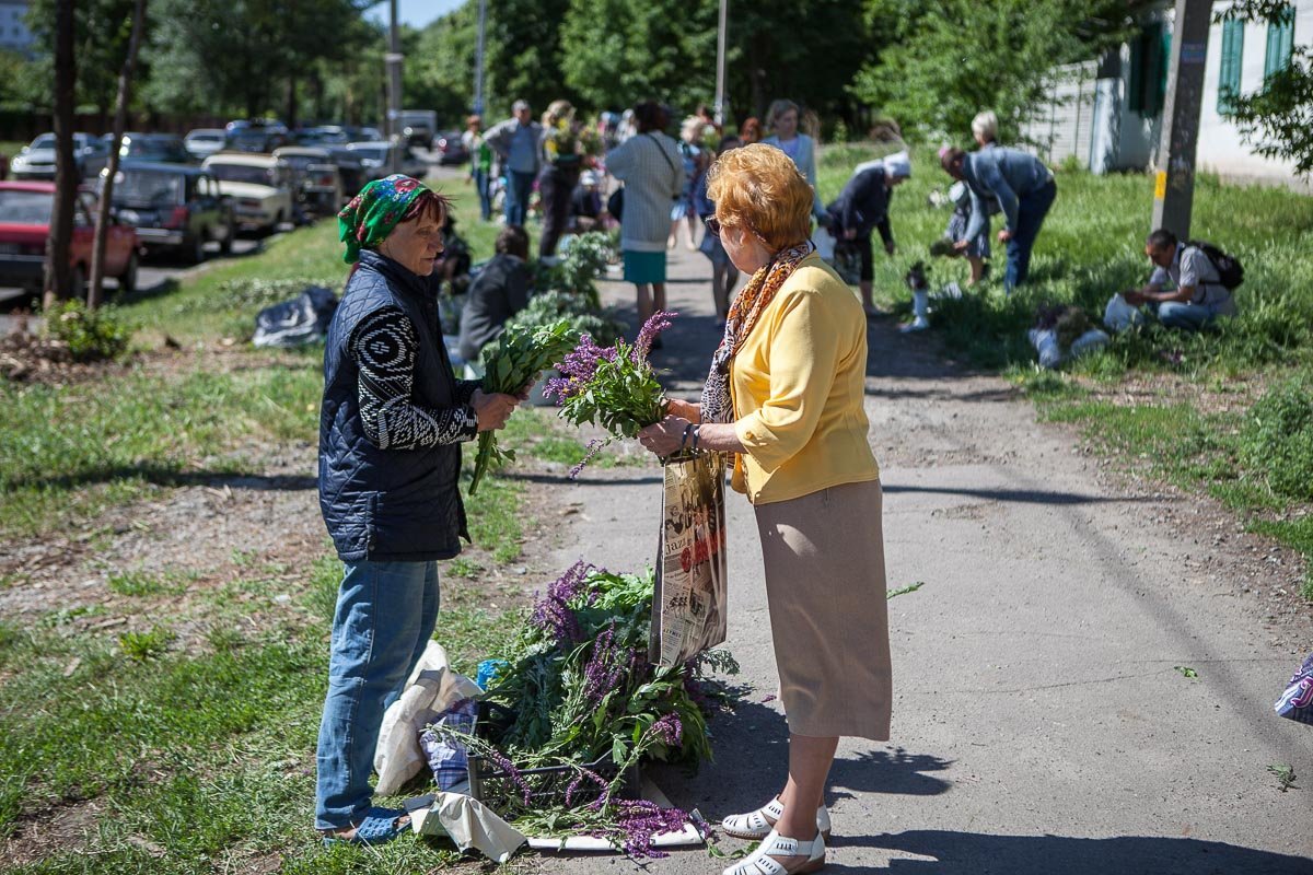 Троицу празднуют три дня Троицу празднуют три дня