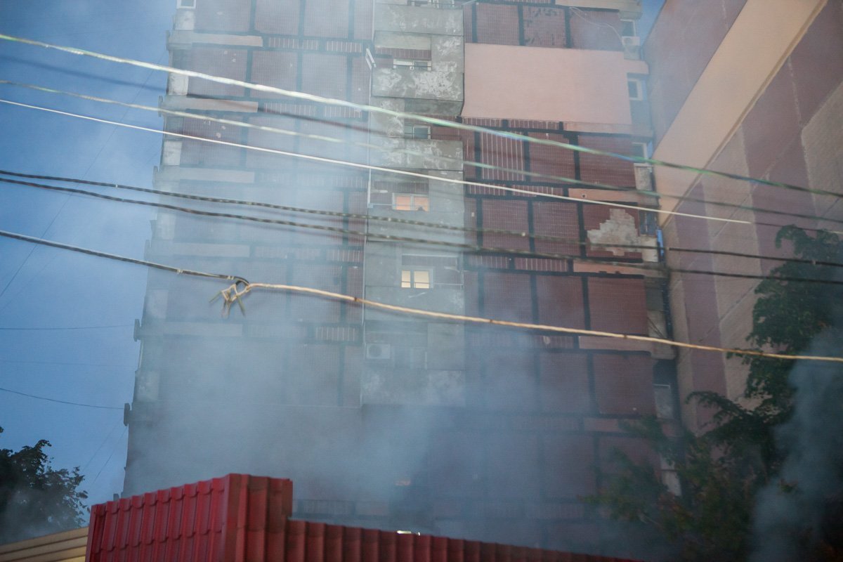 Вся улица задымлена Вся улица задымлена