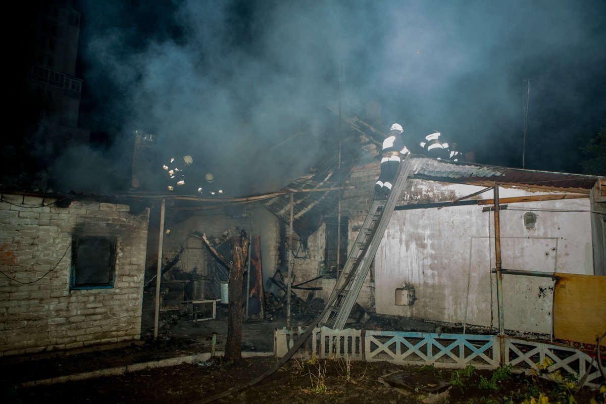 Для ликвидации пожара задействовали 25 человек