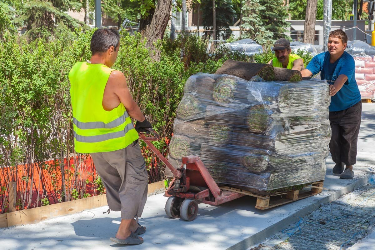 Делают все, чтобы скоро здесь стало красиво