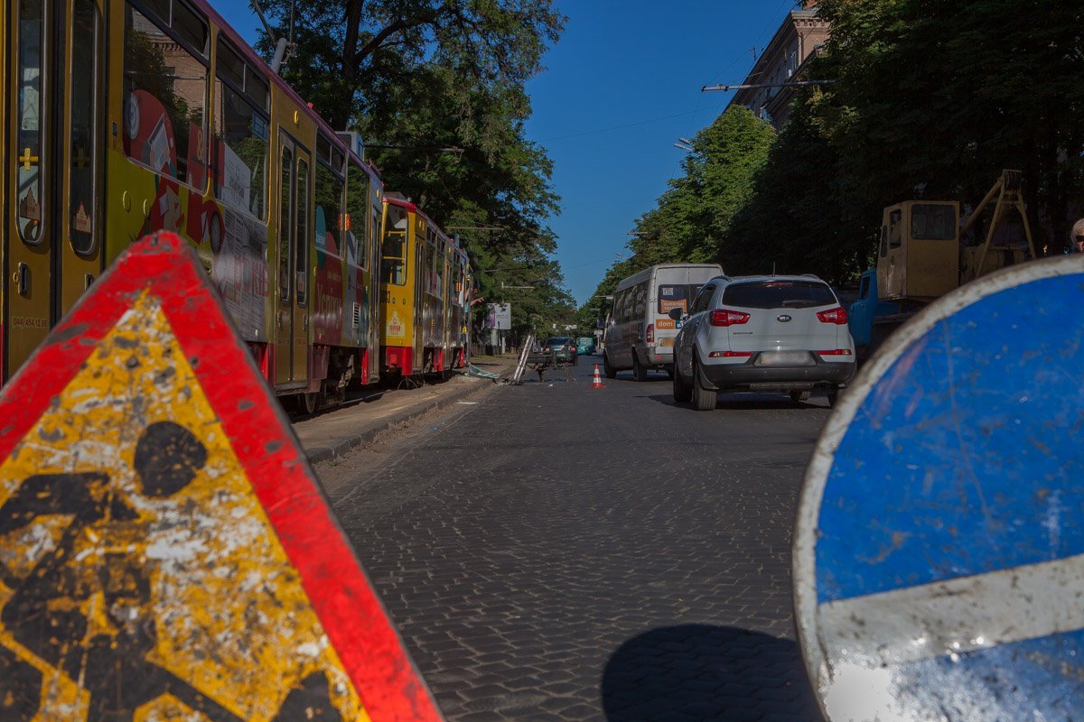 Инцидент произошел на перекрестке проспекта Дмитрия Яворницкого и улицы Пастера 