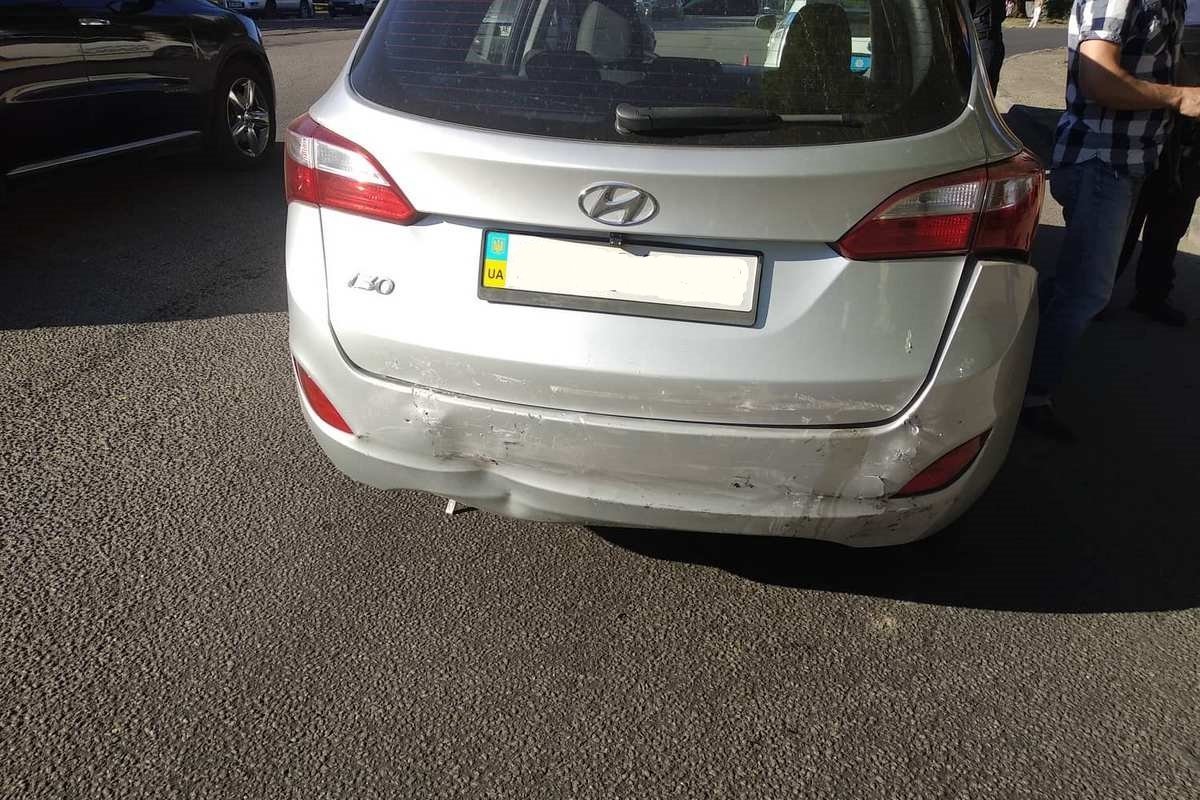 Daewoo врезался в Hyundai на проспекте Богдана Хмельницкого Daewoo врезался в Hyundai на проспекте Богдана Хмельницкого