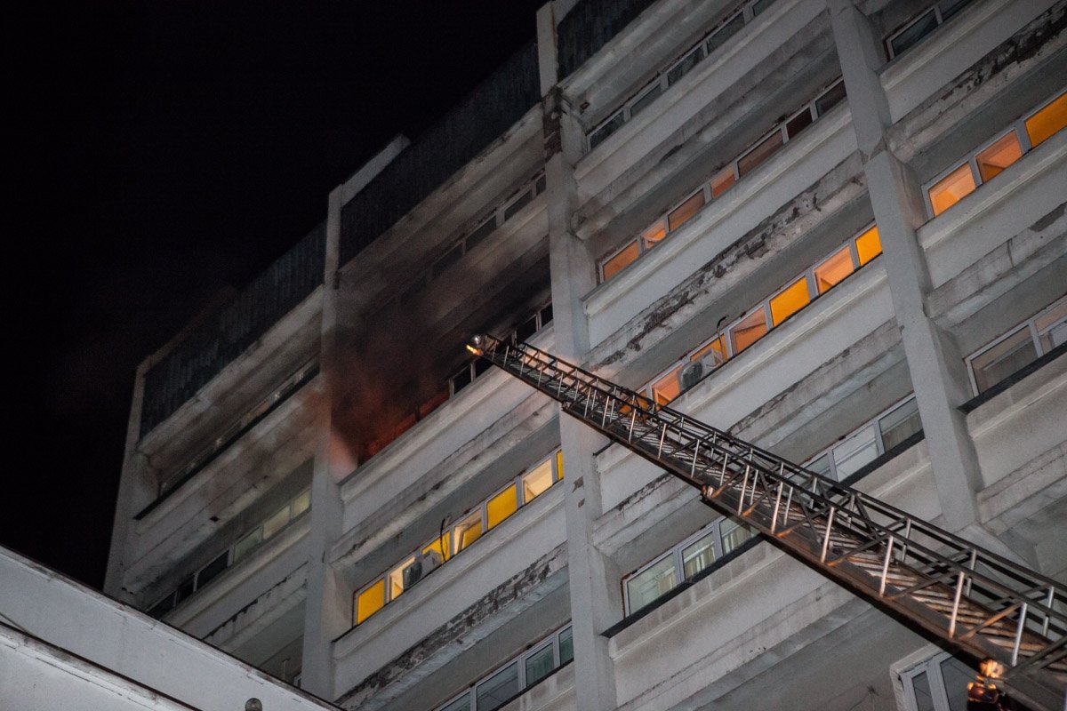 Предварительно, в палате загорелся электроприбор