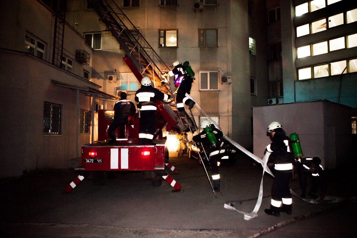 Сообщение о пожаре поступило в 00:43