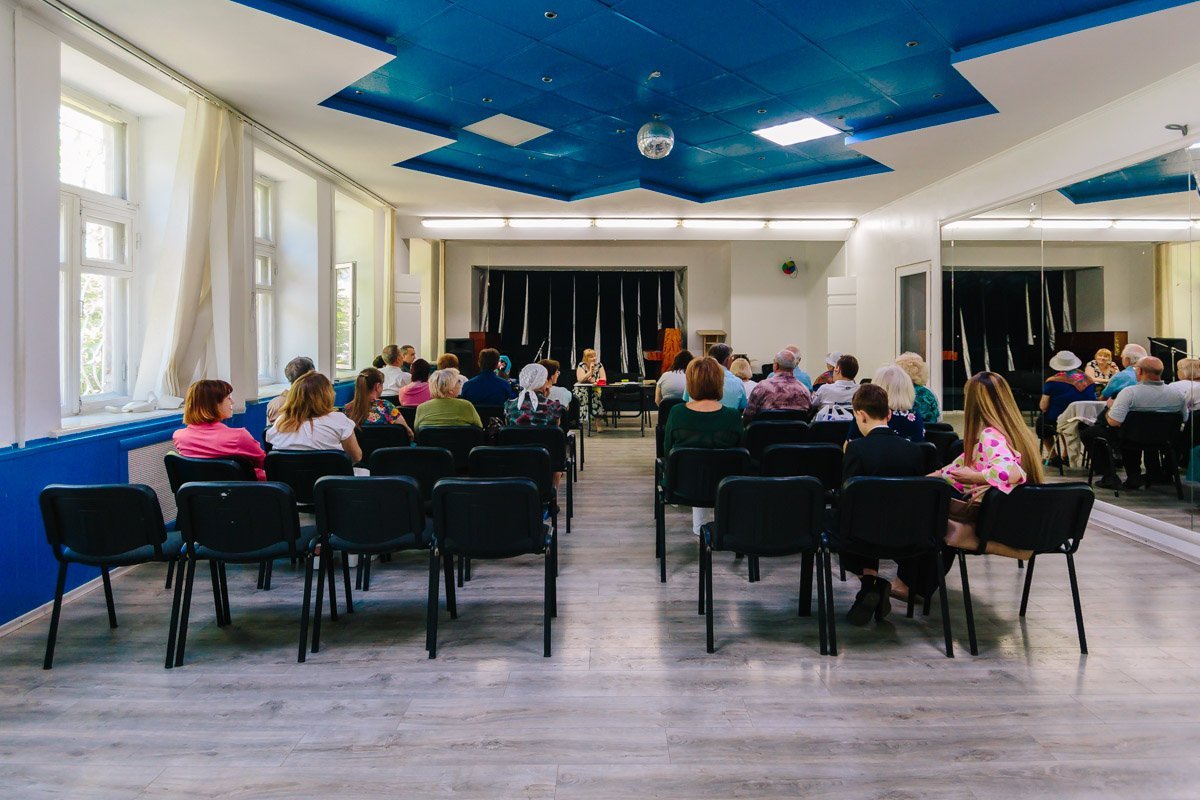 Для всех желающих проводили конкурсы на остроту обоняния, осязания и вкуса Для всех желающих проводили конкурсы на остроту обоняния, осязания и вкуса