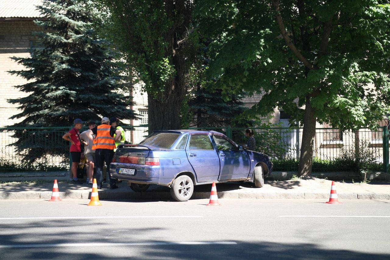 Авария произошла на проспекте Богдана Хмельницкого Авария произошла на проспекте Богдана Хмельницкого