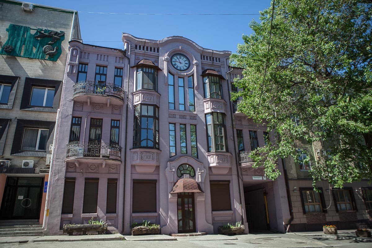 Информатор отправился на улицу Староказацкую, 33, к дому Екатеринославской интеллигенции Информатор отправился на улицу Староказацкую, 33, к дому Екатеринославской интеллигенции