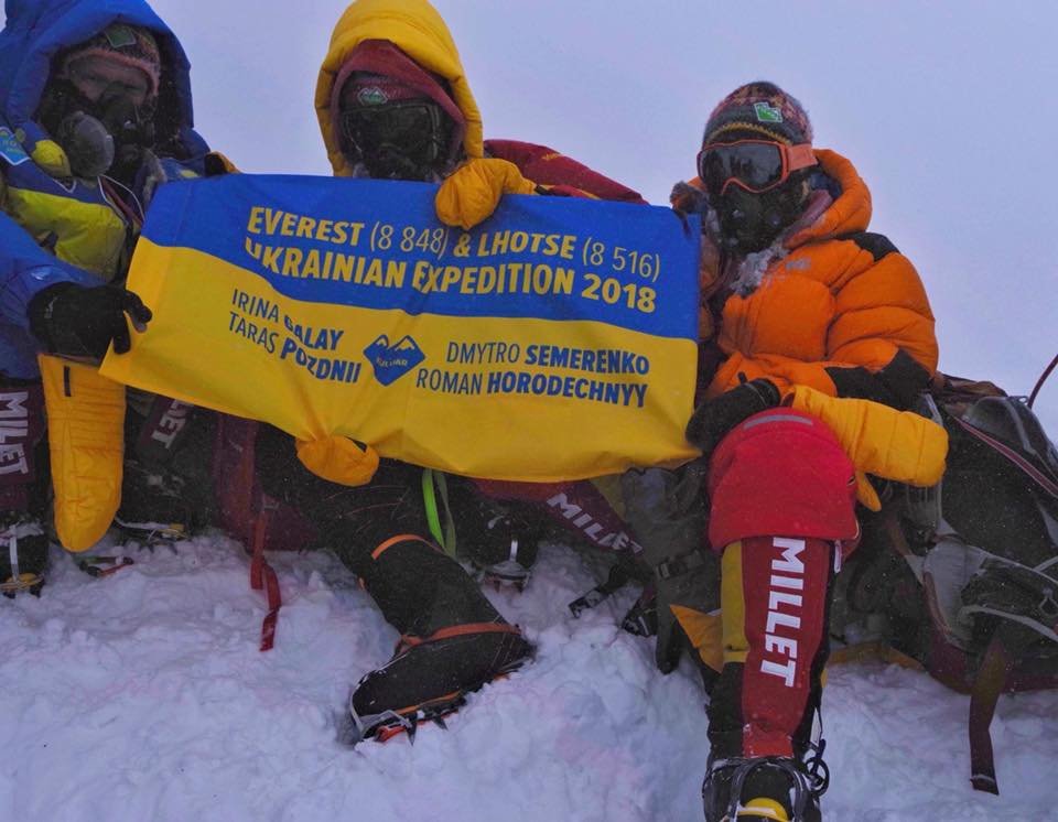 Глеб Пригунов наградил первого жителя Днепропетровщины, покорившего Эверест 1