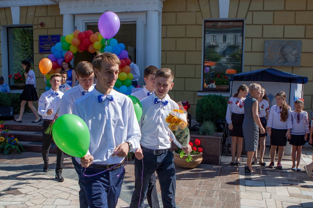 Начало торжественной линейки