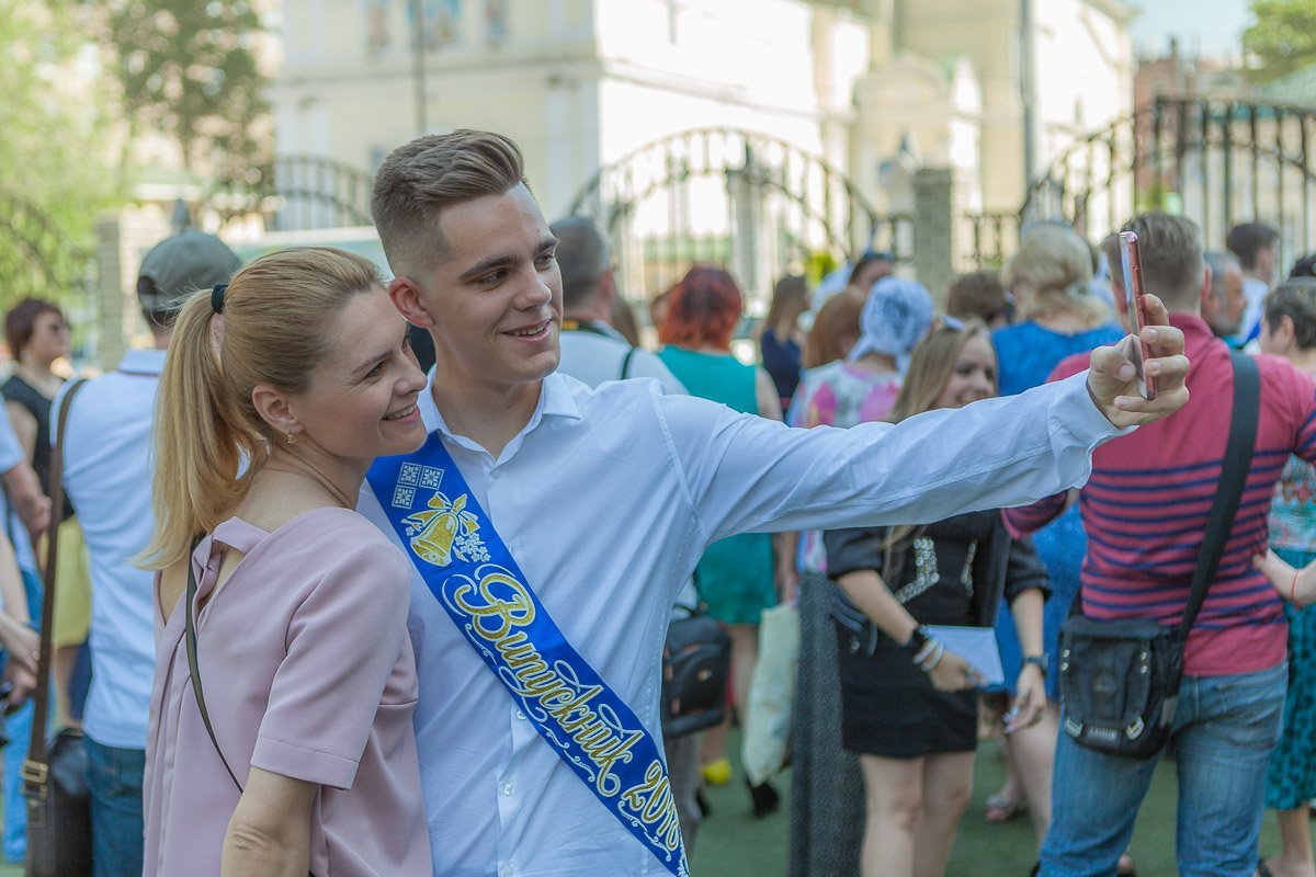 Сегодня здесь по коридорам ходят современные дети