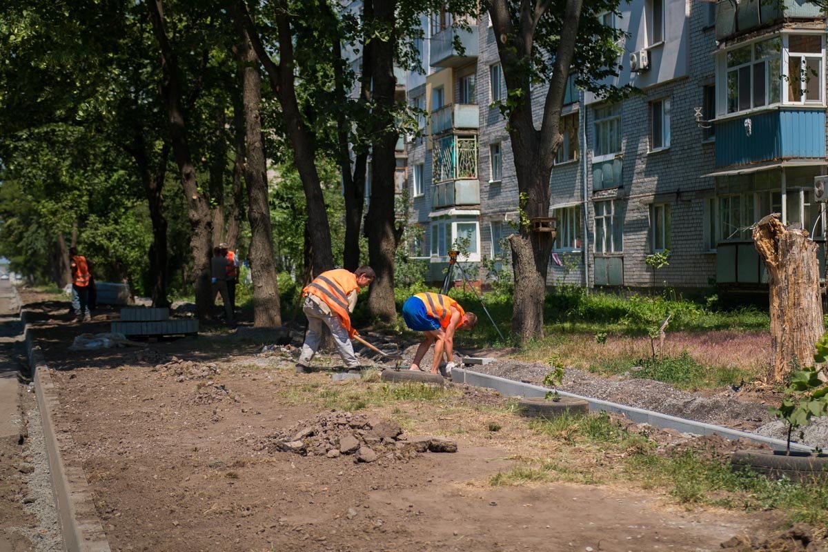 Новый тротуар уложат по всему поселку Новый тротуар уложат по всему поселку