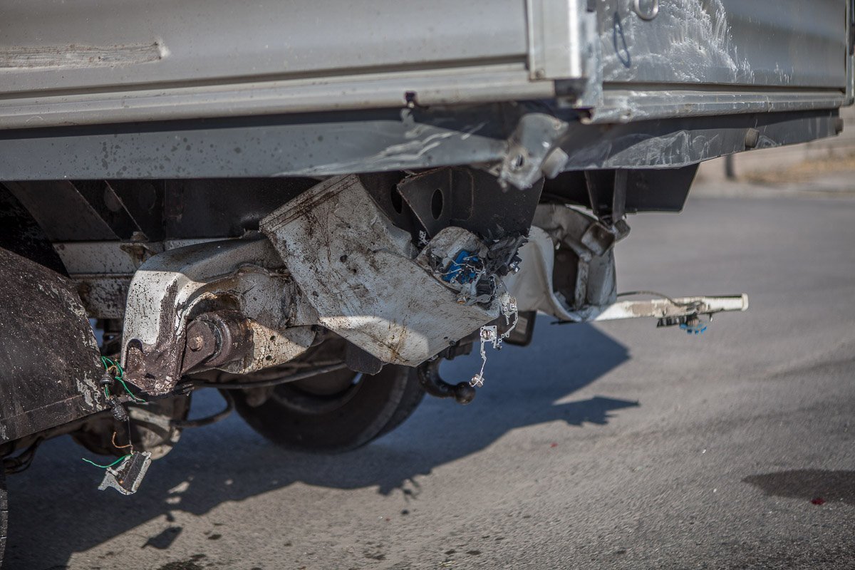 Повреждения у Mercedes, в отличие от Chevrolet, минимальные