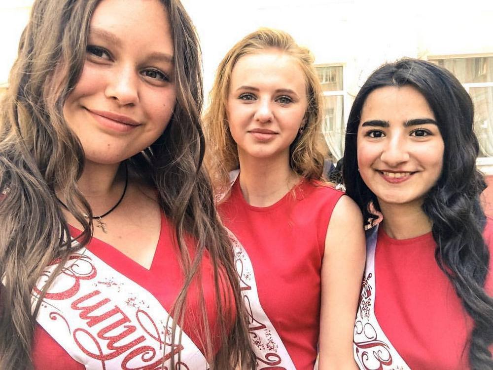 Каждая девушка в этот день хочет быть самой красивой