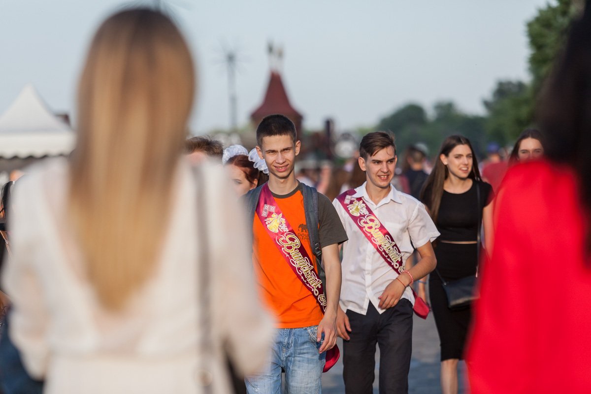 Не все придерживались строгого стиля в одежде