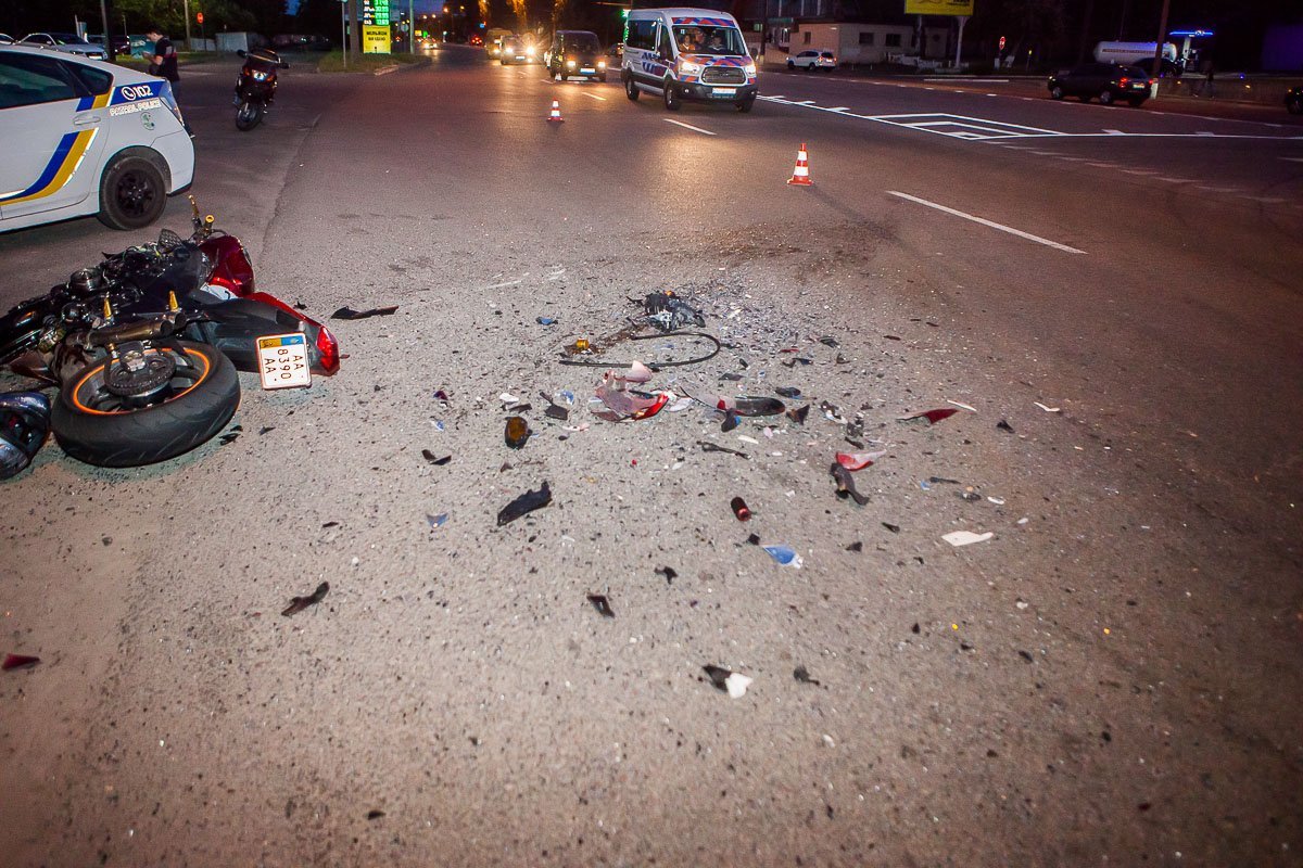 В результате аварии пострадал водитель мотоцикла