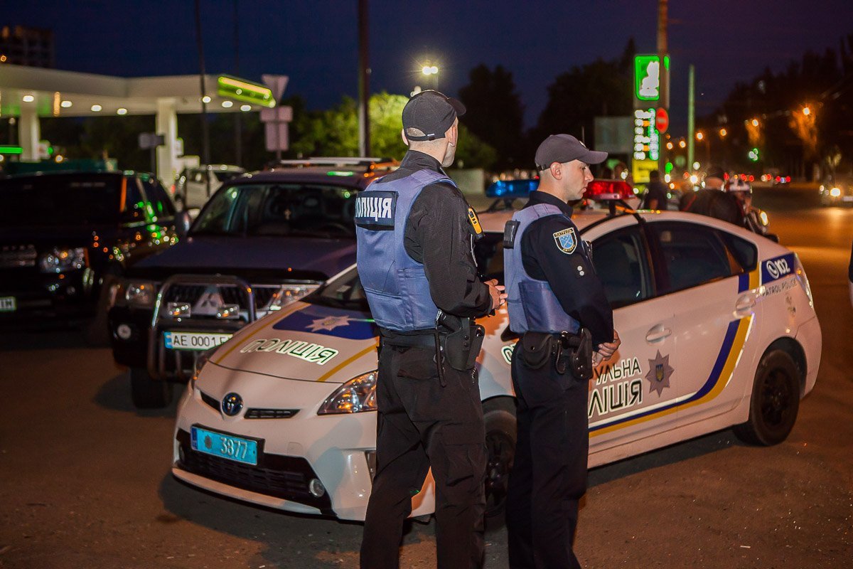 На месте работают сотрудники патрульной полиции 