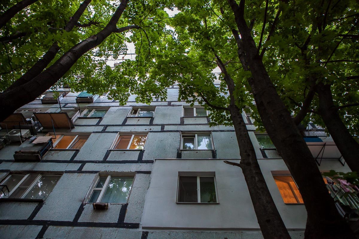 На улице Даниила Галицкого, 8, 38-летняя женщина выпала из окна 7-го этажа