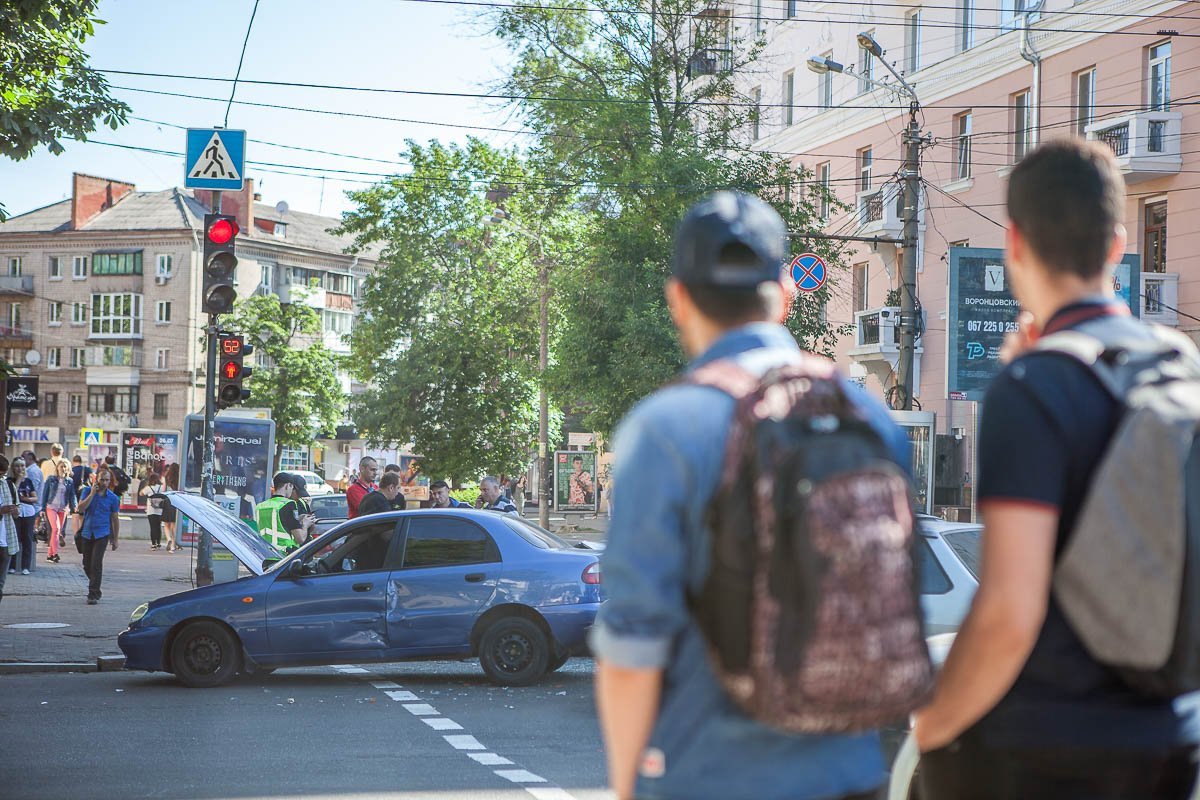 Правоохранители составляют схему ДТП Правоохранители составляют схему ДТП