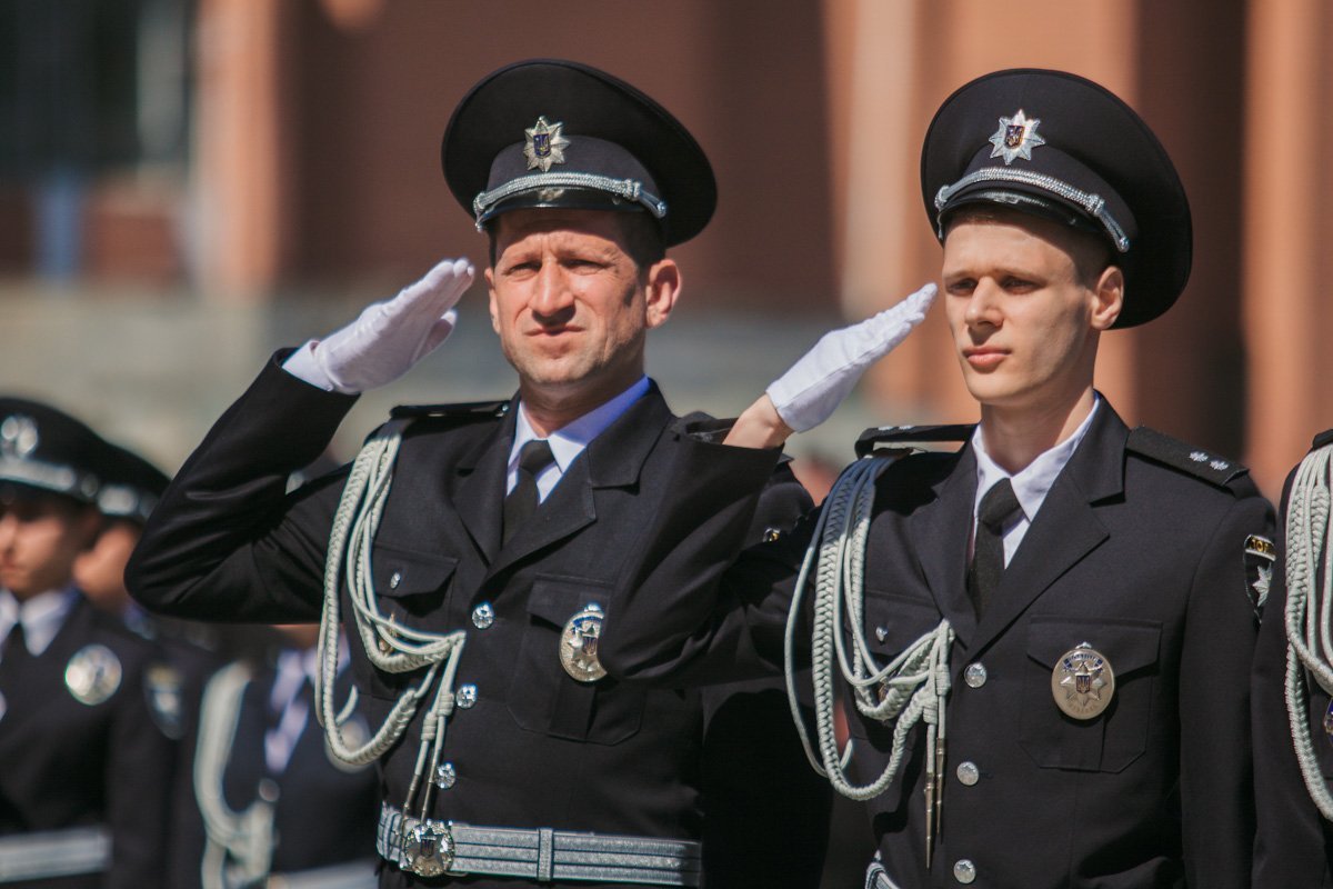 Каждый полицейский знает, что правительства приходят и уходят, а полиция остается Каждый полицейский знает, что правительства приходят и уходят, а полиция остается