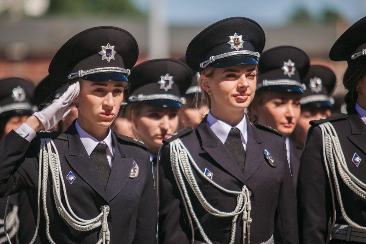 Молодые офицеры в самом начале своей карьеры Молодые офицеры в самом начале своей карьеры