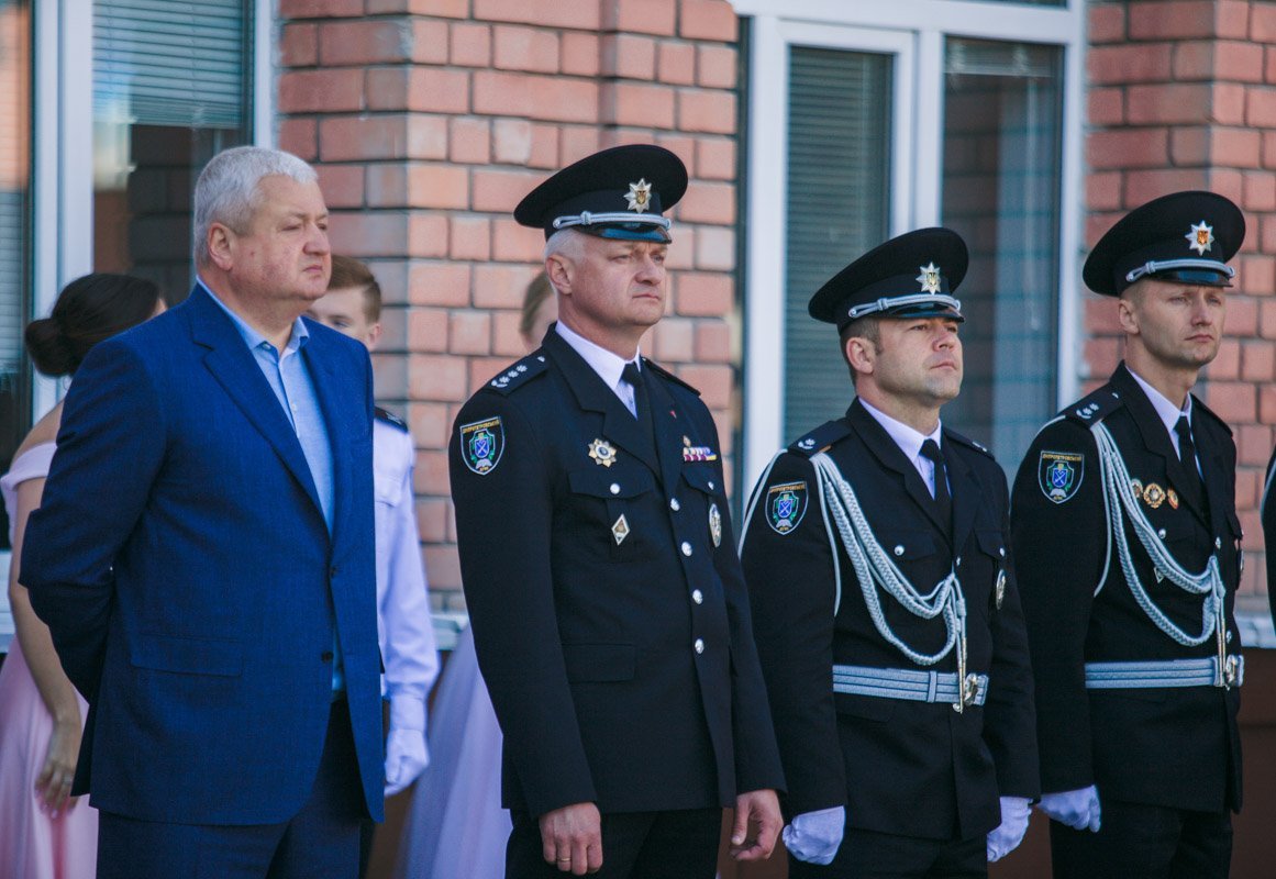 Командование ДГУВД и Виталий Глуховеря, начальник ГУ НП в Днепропетровской области Командование ДГУВД и Виталий Глуховеря, начальник ГУ НП в Днепропетровской области
