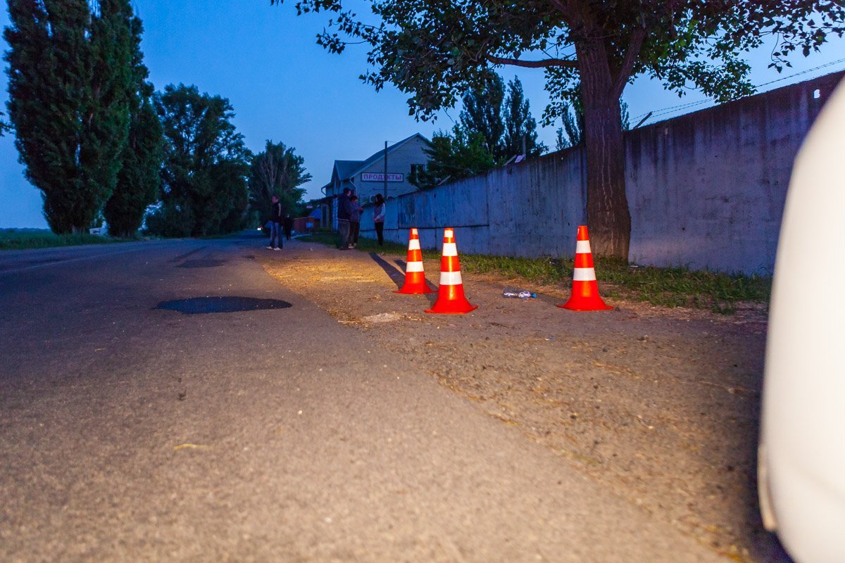 На улице Магистральной в поселке Слобожанское автомобиль Fiat сбил двух пешеходов