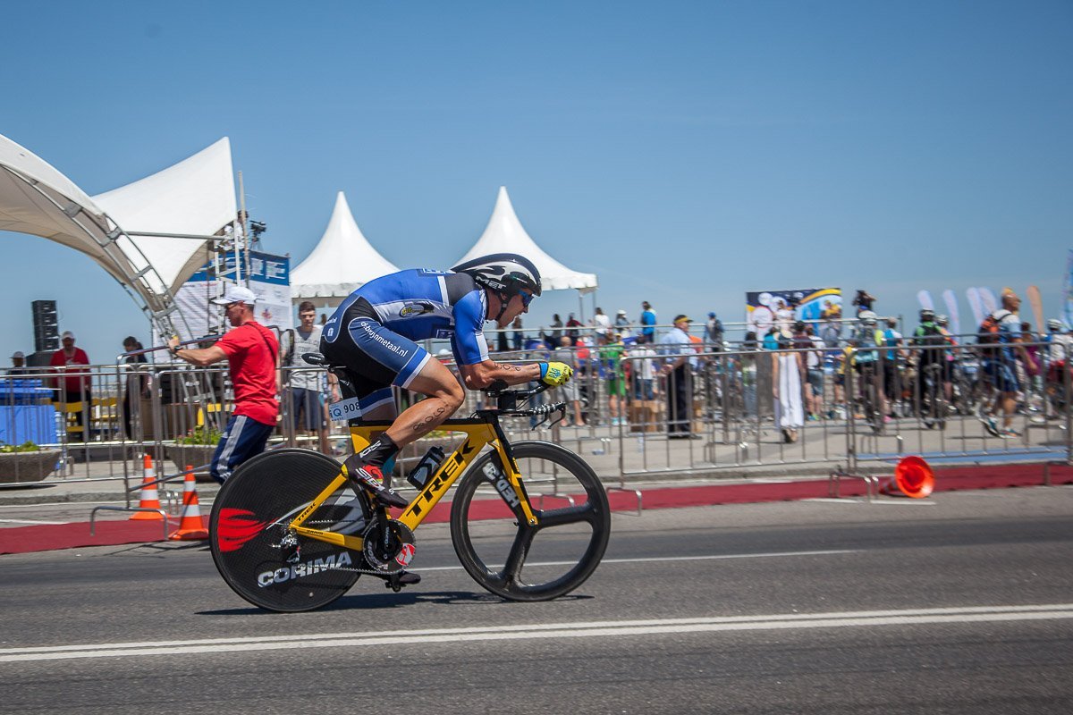 Порхай, как бабочка, жаль, как пчела Порхай, как бабочка, жаль, как пчела