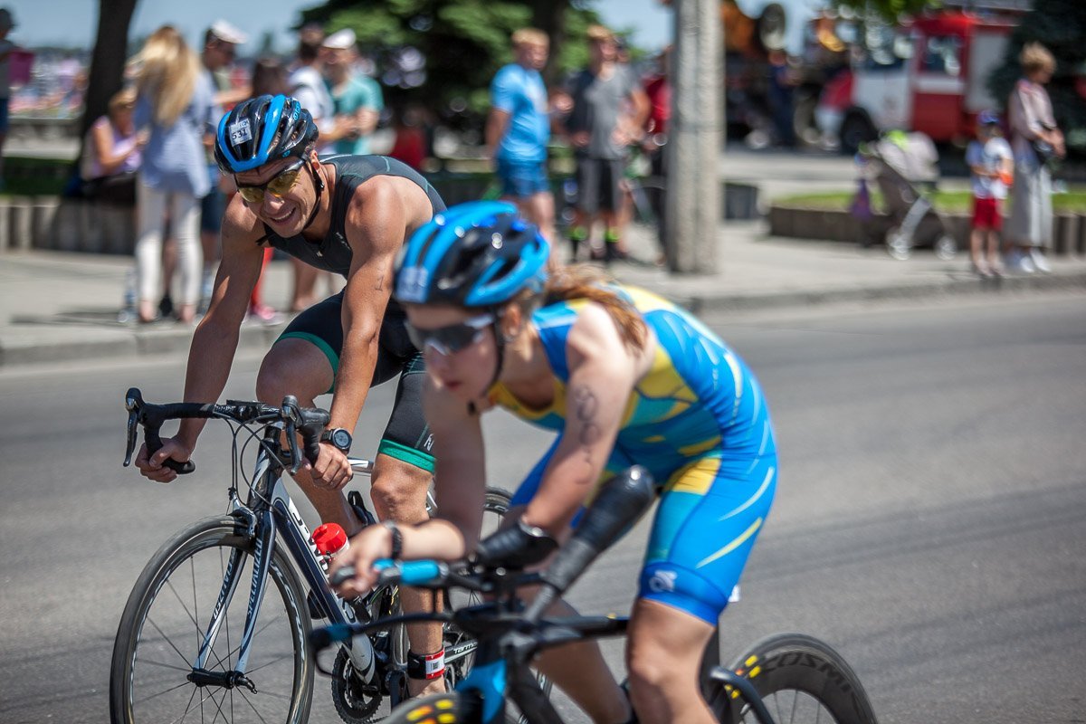 Никто не говорил, что нельзя улыбаться, когда смотришь на соперников Никто не говорил, что нельзя улыбаться, когда смотришь на соперников