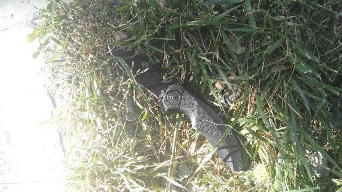 Двух злоумышленников задержали и доставили в отделение полиции Двух злоумышленников задержали и доставили в отделение полиции