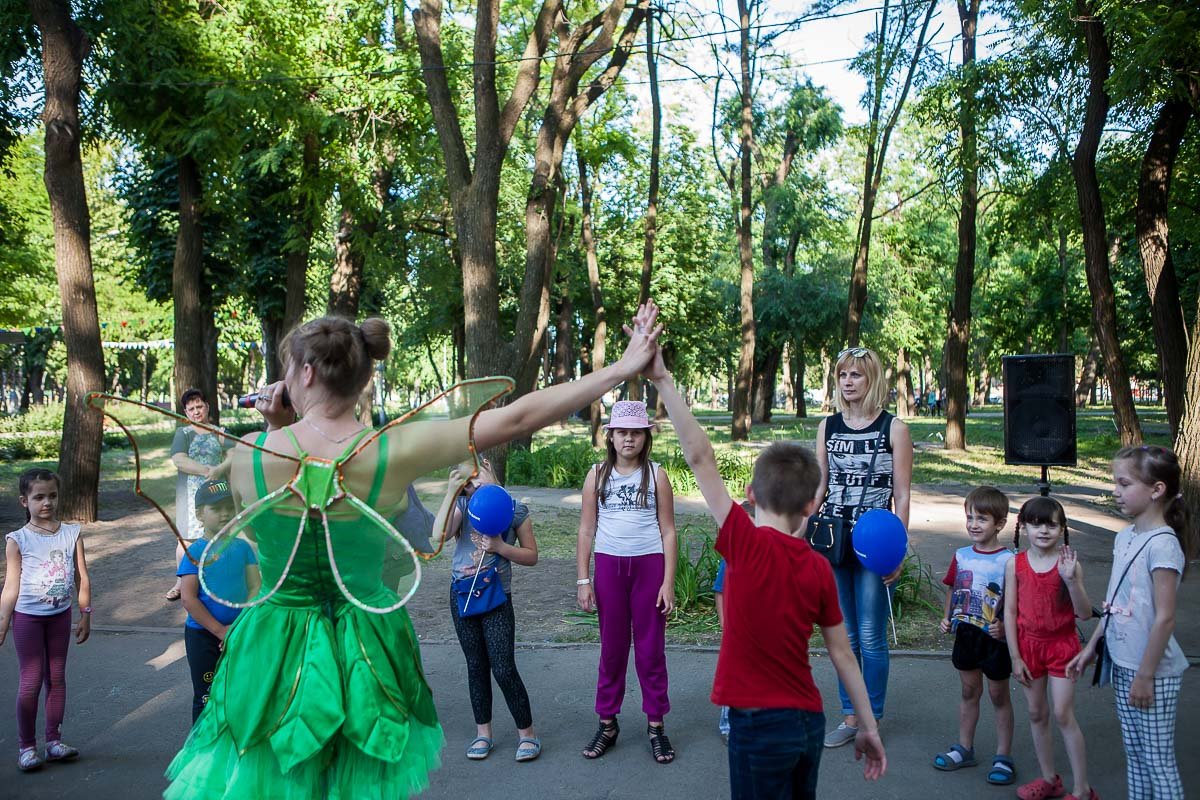 Фея увлекла не только малышей, но и родителей Фея увлекла не только малышей, но и родителей