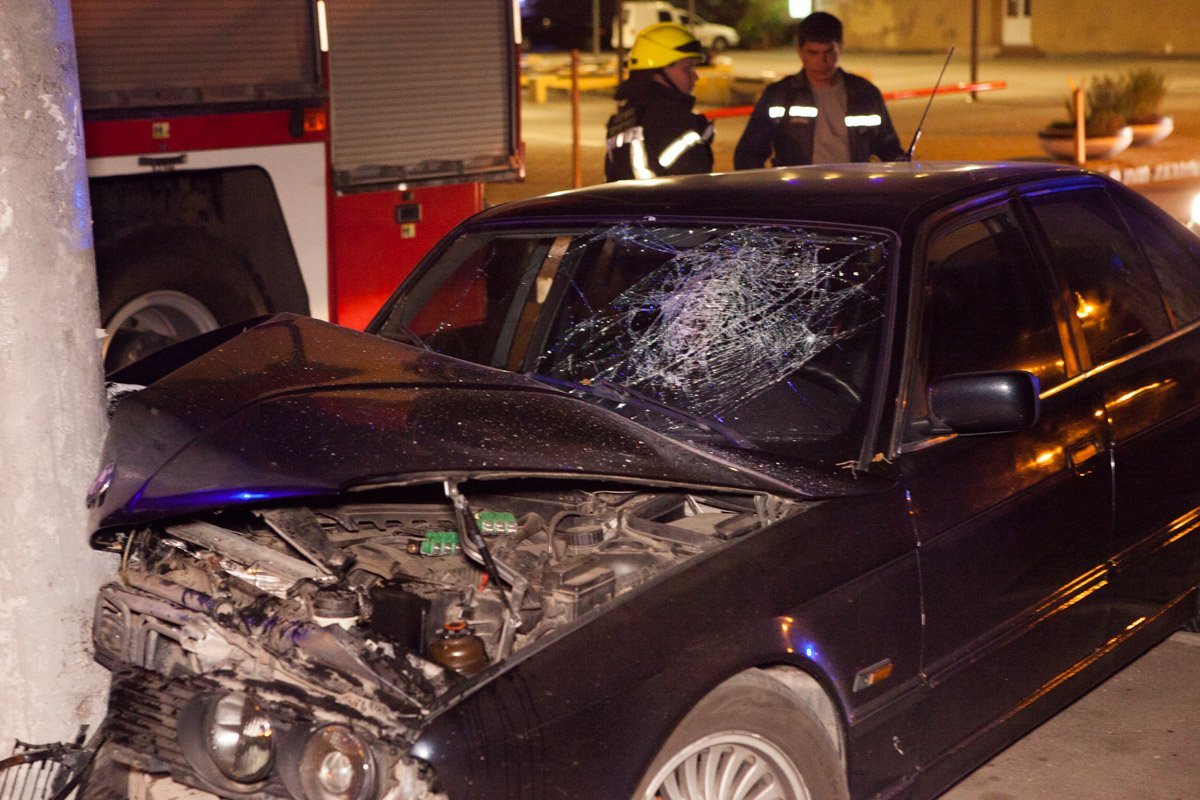 Пострадал парень - водитель авто