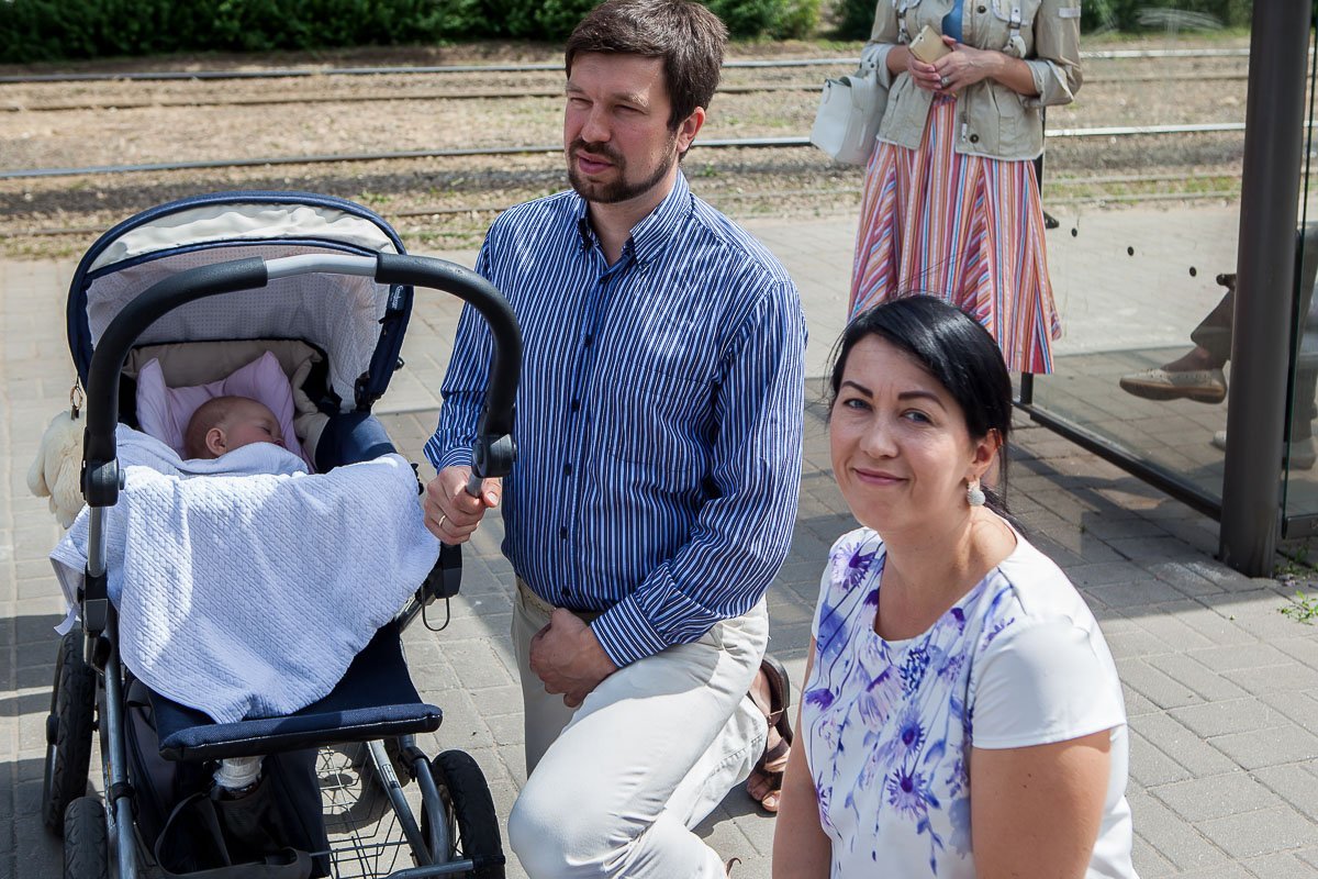 Пора встать с колен, вместе мы все изменим... Пора встать с колен, вместе мы все изменим...