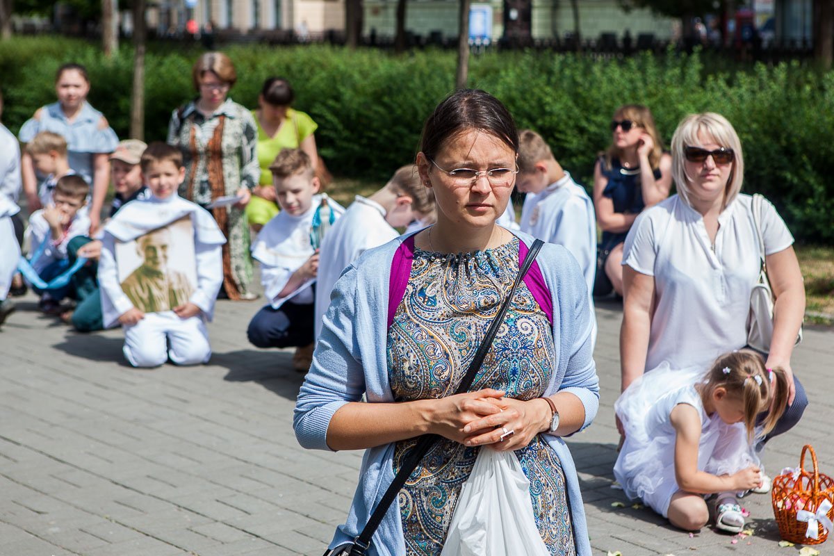Лучше бы конфет в корзину положили Лучше бы конфет в корзину положили