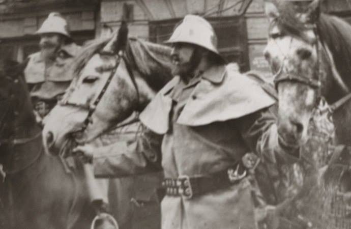 Когда-то здесь были конюшни Когда-то здесь были конюшни