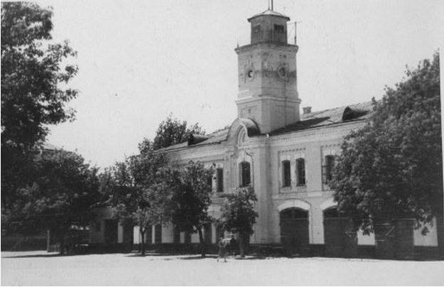 Пожарная часть по улице Юрия Савченко ведет свою историю уже больше ста лет Пожарная часть по улице Юрия Савченко ведет свою историю уже больше ста лет