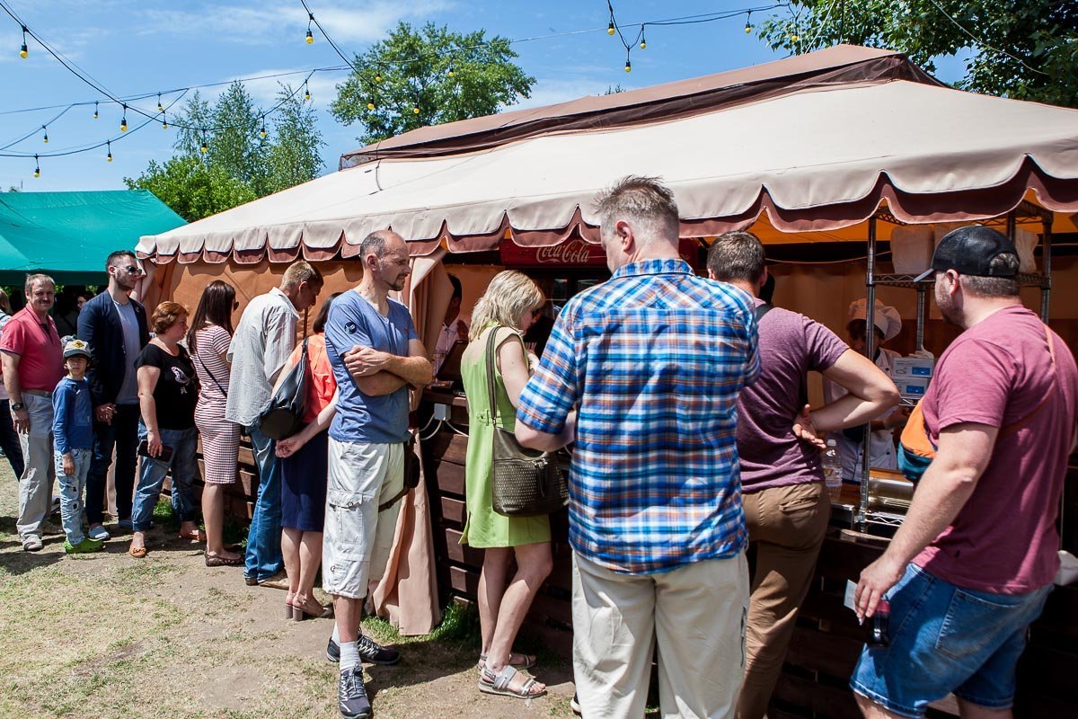 На фестивале действовали фуд-корты На фестивале действовали фуд-корты