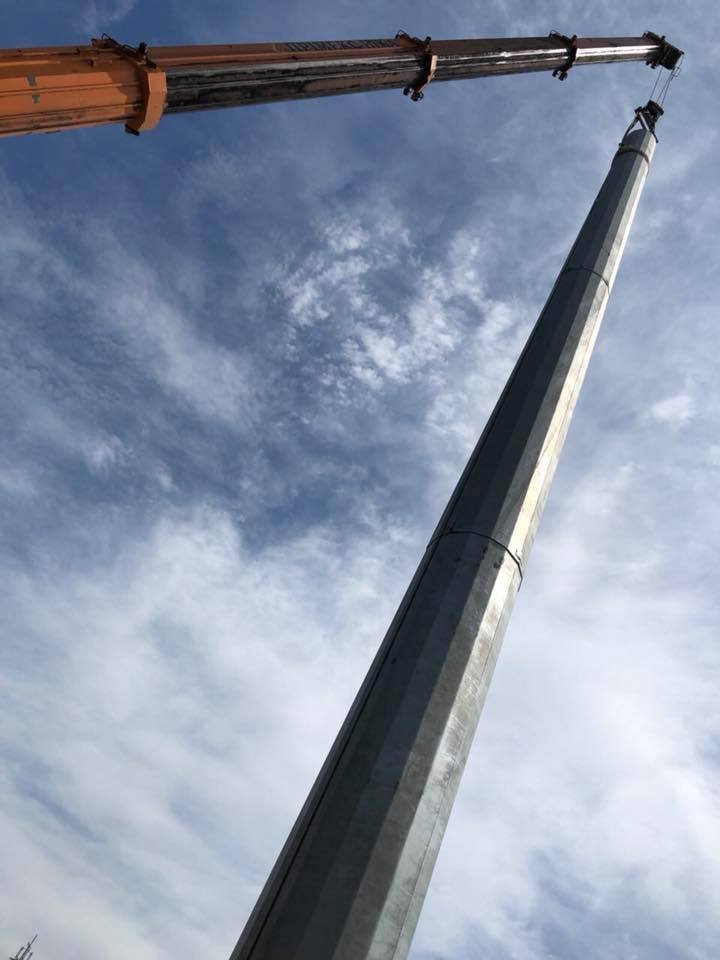 Конструкцию уже начали собирать Конструкцию уже начали собирать