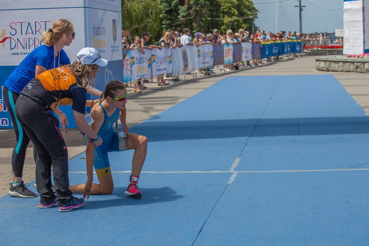 Все болели за красавиц Все болели за красавиц