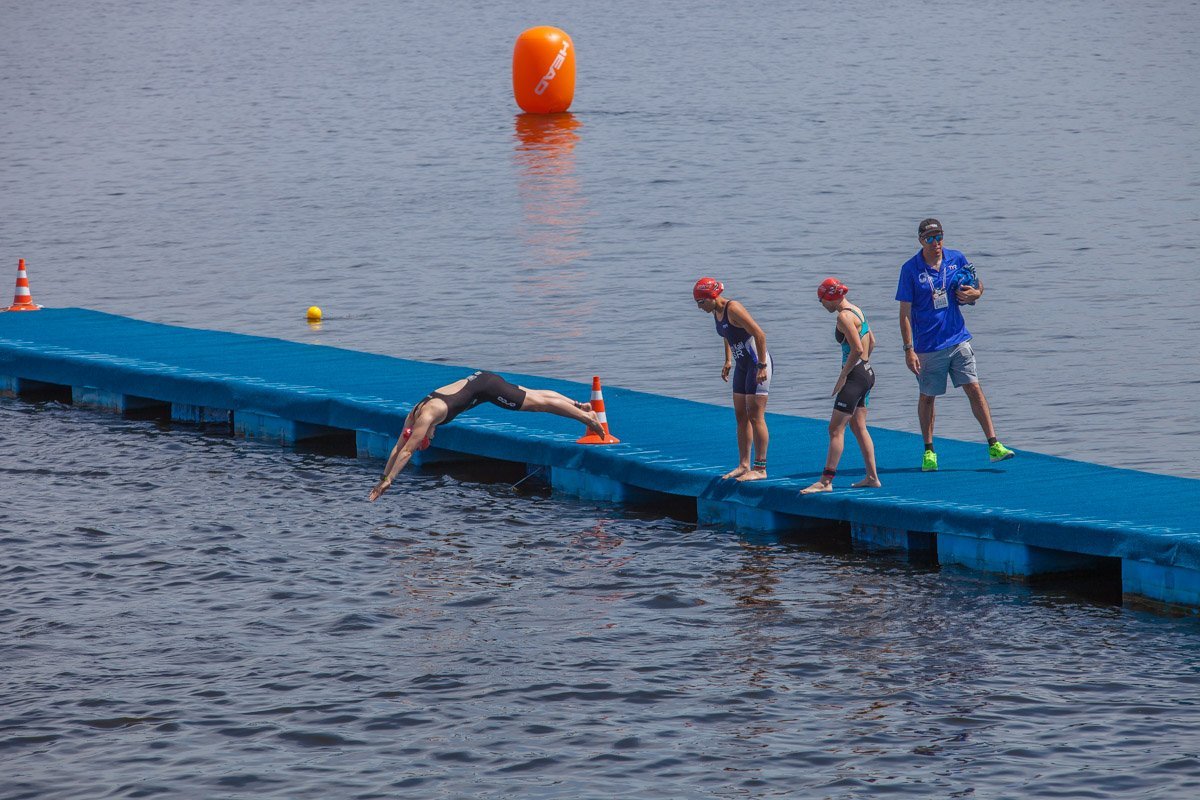 Днепр достаточно прогрелся для ныряний Днепр достаточно прогрелся для ныряний
