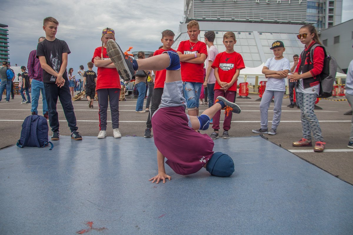 Фестиваль закончился экстремальным FASHION-показом Фестиваль закончился экстремальным FASHION-показом