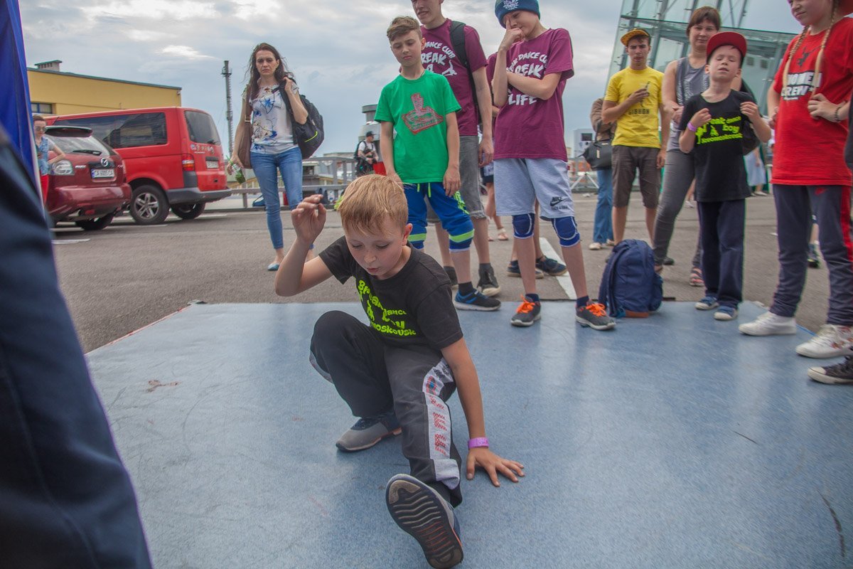 На мероприятии собрались все маленькие спортсмены Днепра На мероприятии собрались все маленькие спортсмены Днепра